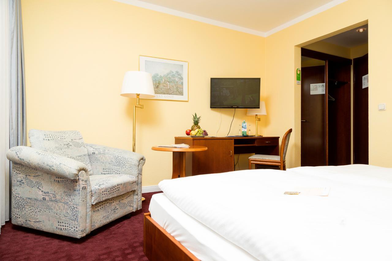 Ringhotel Residenz Wittmund Bagian luar foto