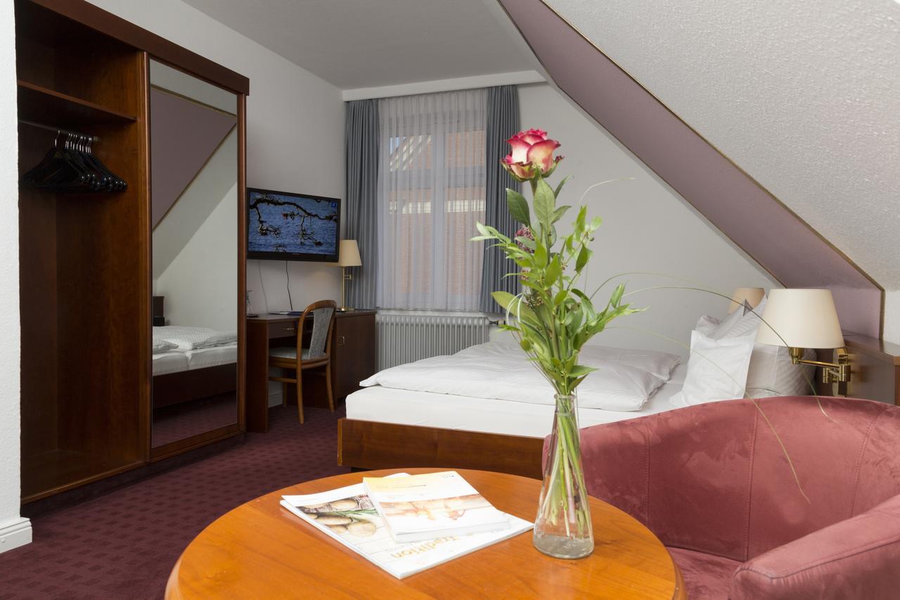 Ringhotel Residenz Wittmund Bagian luar foto