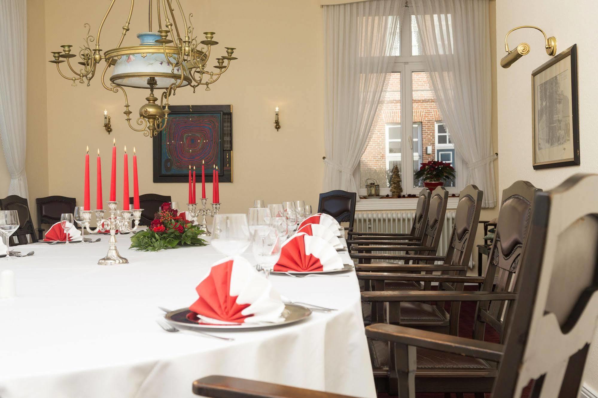 Ringhotel Residenz Wittmund Bagian luar foto