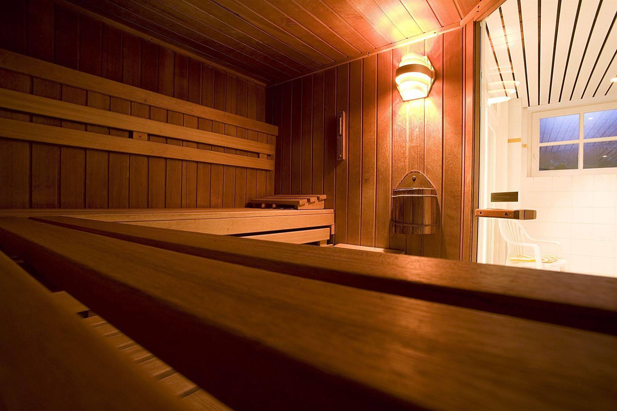 Ringhotel Residenz Wittmund Bagian luar foto